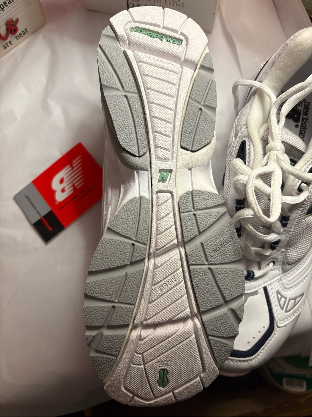 New Balance Ladies White and Navy Athletic Sneakers 10 SL-2 Fit - Picture 7 of 9
